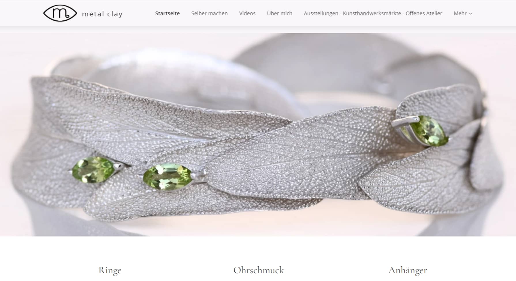 Handgefertigten Schmuck verkauft Silverart auf einer E-Commerce-Website, die mit Webnode erstellt wurde.